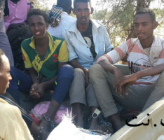 قوات مكافحة التهريب بولاية كسلا تنقل الرهائن الارتريين بعد تحريرهم . فرجت